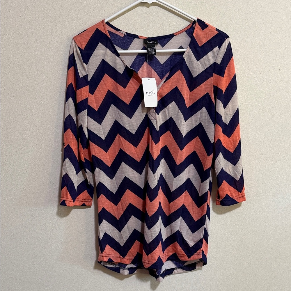 Chevron striped Rue 21 long sleeved tee NWT
